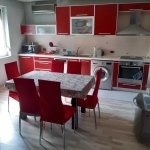 Дава се под наем Четиристаен апартамент в Пловдив, Старият град - 80 кв.м за 511 € - Снимка #1