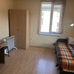 Дава се под наем Тристаен апартамент в София, Център - 20 кв.м за 306 € - Снимка #1