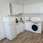 Дава се под наем Едностаен апартамент в к.к. Св.Св. Константин и Елена - 40 кв.м за 300 € - Снимка #1