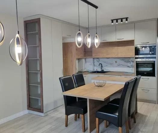 Дава се под наем Тристаен апартамент в Пловдив, Кършияка - 110 кв.м за 800 € - Снимка #1