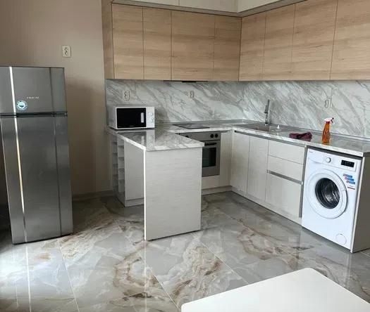 Дава се под наем Двустаен апартамент в Варна, Колхозен пазар - 60 кв.м за 511 € - Снимка #1