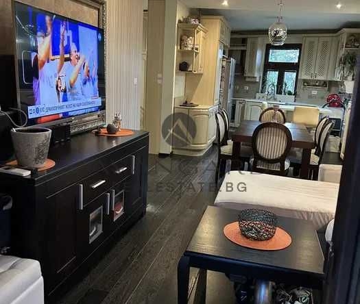 Къща в Пловдив, Център - 160 кв.м за 3124 €/кв.м - Снимка #1