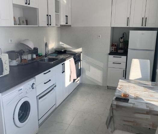 Дава се под наем Двустаен апартамент в Пловдив, Южен - 70 кв.м за 400 € - Снимка #1