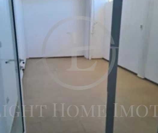 Магазин в Пловдив, Тракия - 22 кв.м за 418 €/кв.м - Снимка #1