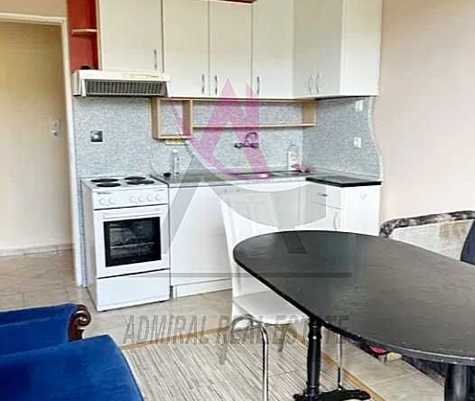 Дава се под наем Тристаен апартамент в Варна, Левски - 65 кв.м за 475 € - Снимка #1