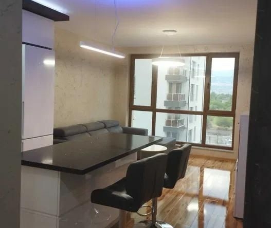 Дава се под наем Двустаен апартамент в Пловдив, Южен - 63 кв.м за 562 € - Снимка #1