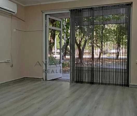 Магазин в Пловдив, Кючук Париж - 27 кв.м за 1039 €/кв.м - Снимка #1