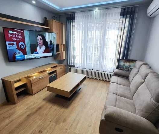 Дава се под наем Тристаен апартамент в София, Център - 100 кв.м за 1500 € - Снимка #1