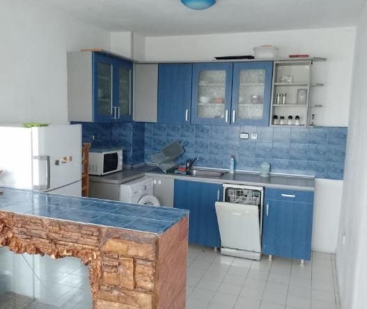 Дава се под наем Двустаен апартамент в Варна, Лятно кино Тракия - 85 кв.м за 400 € - Снимка #1