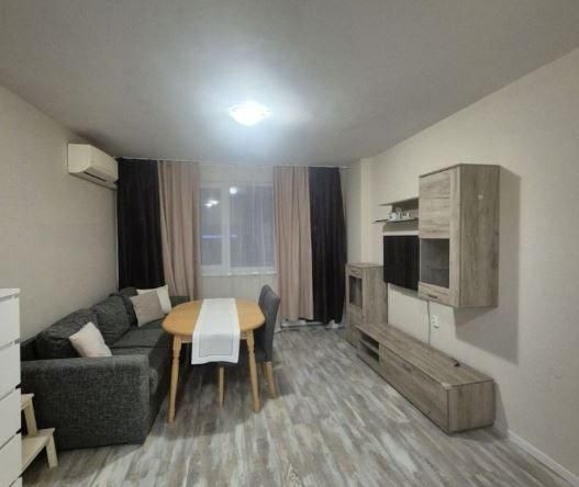 Дава се под наем Двустаен апартамент в Варна, Колхозен пазар - 53 кв.м за 483.48 € - Снимка #1