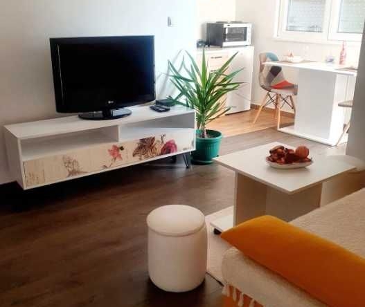 Дава се под наем Двустаен апартамент в Пловдив, Кършияка - 69 кв.м за 255 € - Снимка #1