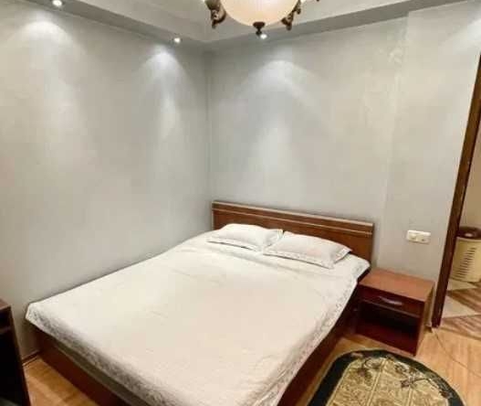 Дава се под наем Тристаен апартамент в Пловдив, Център - 90 кв.м за 346.8 € - Снимка #1