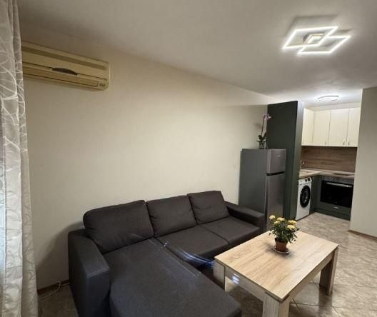 Дава се под наем Двустаен апартамент в Варна, Център - 60 кв.м за 518.67 € - Снимка #1
