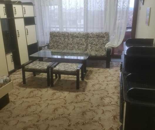 Дава се под наем Четиристаен апартамент в Бургас, Център - 95 кв.м за 225 € - Снимка #1