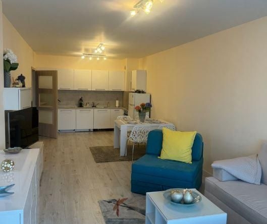 Дава се под наем Двустаен апартамент в Варна, Аспарухово - 90 кв.м за 600 € - Снимка #1