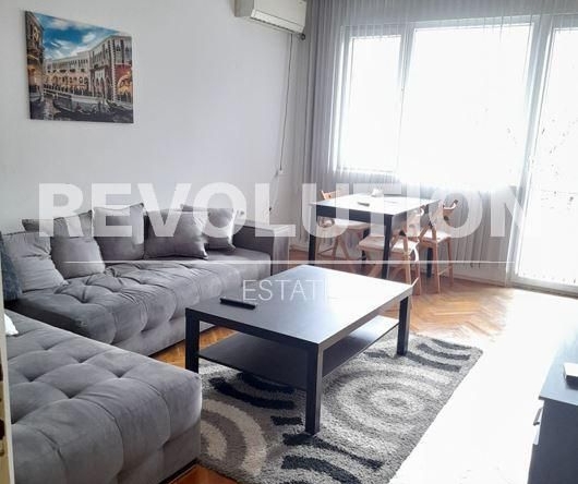 Дава се под наем Двустаен апартамент в Варна, Чайка - 65 кв.м за 550 € - Снимка #1