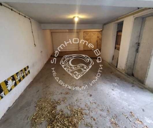 Гараж / Паркомясто в Варна, Гръцка махала - 20 кв.м за 1310 €/кв.м - Снимка #1