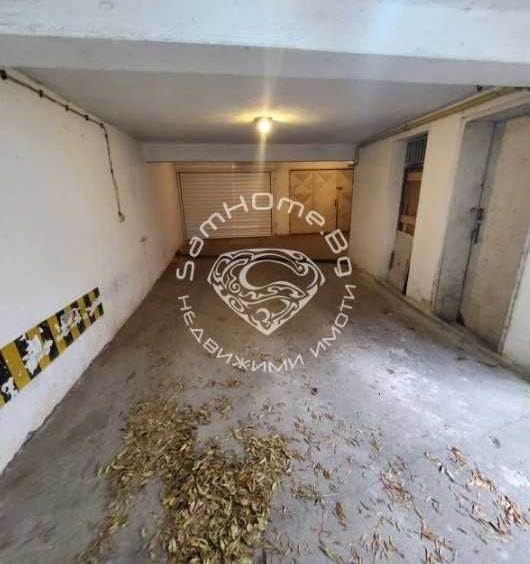 Гараж / Паркомясто в Варна, Гръцка махала - 20 кв.м за 1310 €/кв.м - Снимка #1