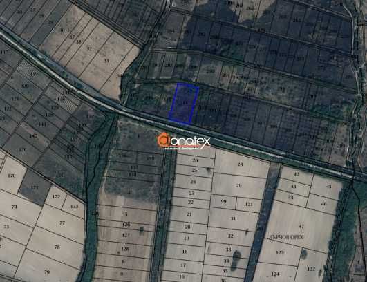 Земеделски имот в Карлово -  кв.м за 5100 €/дка - Снимка #1