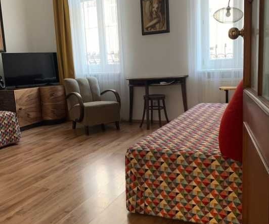 Дава се под наем Тристаен апартамент в Пловдив, Христо Смирненски - 87 кв.м за 255 € - Снимка #1