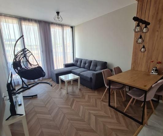 Дава се под наем Двустаен апартамент в Варна, Център - 55 кв.м за 850 € - Снимка #1