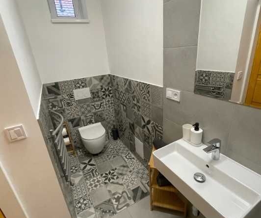 Дава се под наем Двустаен апартамент в Пловдив, Изгрев - 58 кв.м за 270.3 € - Снимка #1
