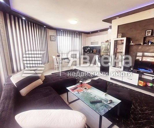 Двустаен апартамент в Варна, Погреби - 72 кв.м за 1737 €/кв.м - Снимка #1