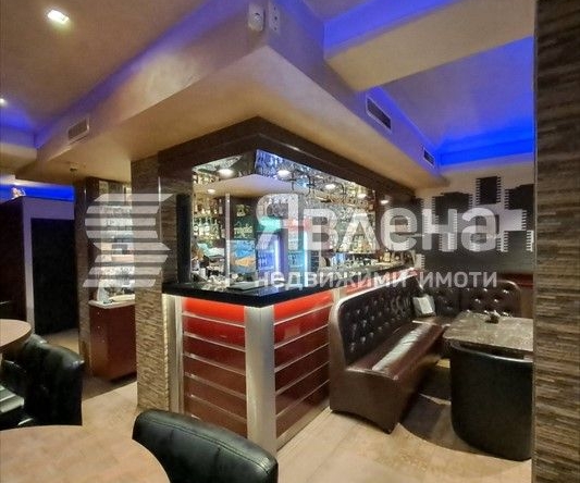 Заведение в Варна, Лятно кино Тракия - 90 кв.м за 2834 €/кв.м - Снимка #1