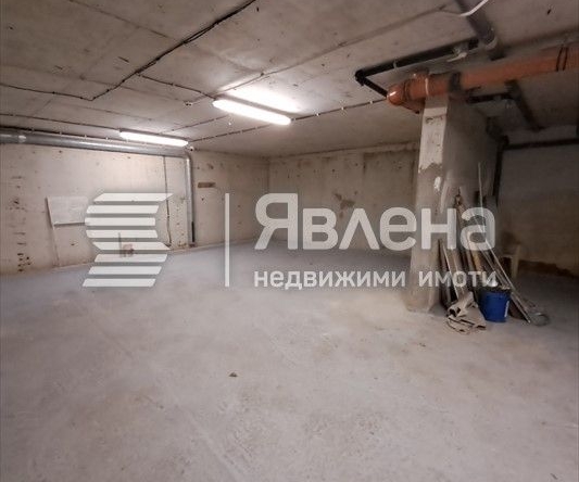 Гараж / Паркомясто в Варна, Левски - 25 кв.м за 1320 €/кв.м - Снимка #1
