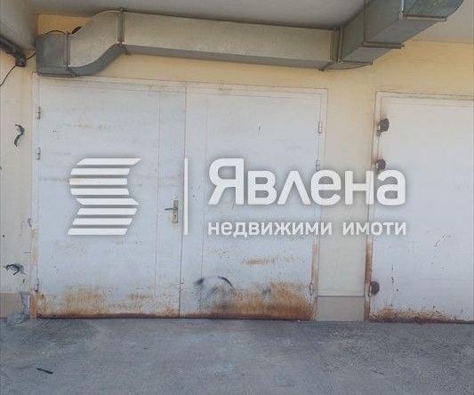 Гараж / Паркомясто в Варна, Колхозен пазар - 22 кв.м за 1341 €/кв.м - Снимка #1