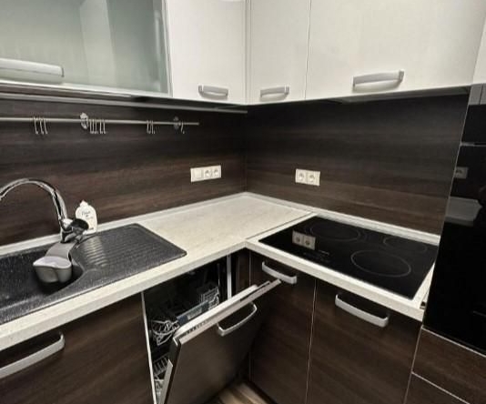 Дава се под наем Тристаен апартамент в София, Сухата река - 105 кв.м за 600 € - Снимка #1