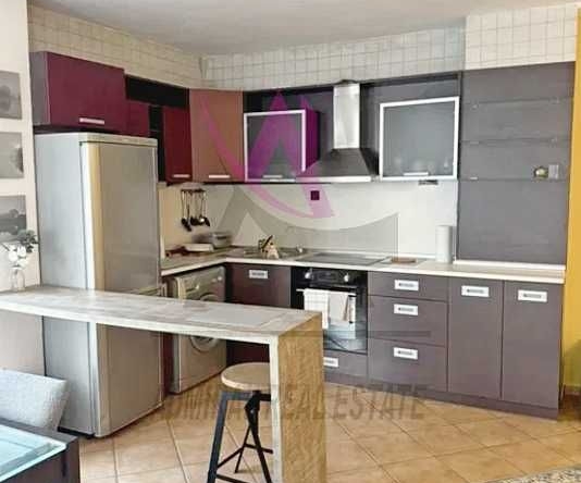 Дава се под наем Тристаен апартамент в Варна, Гръцка махала - 130 кв.м за 1023 € - Снимка #1