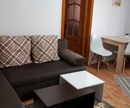 Дава се под наем Двустаен апартамент в Пловдив, Център - 45 кв.м за 173.4 € - Снимка #1