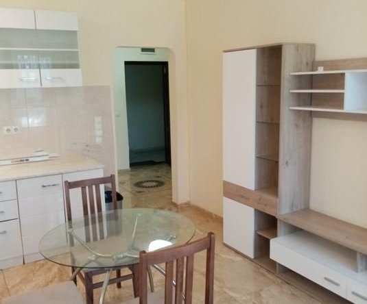 Дава се под наем Двустаен апартамент в София, Полигона - 75 кв.м за 550 € - Снимка #1
