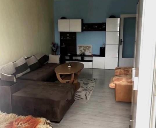 Дава се под наем Тристаен апартамент в Бургас, Лазур - 70 кв.м за 382.5 € - Снимка #1