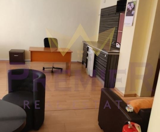 Дава се под наем Офис в Варна, Лятно кино Тракия - 95 кв.м за 510 € - Снимка #1