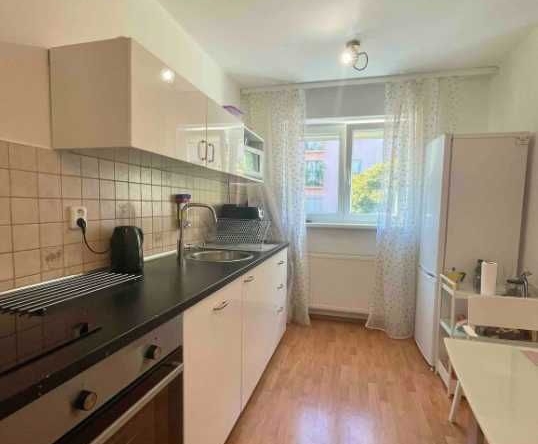 Дава се под наем Едностаен апартамент в Пловдив, Централна гара - 41 кв.м за 195 € - Снимка #1