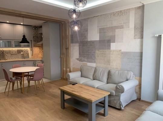 Дава се под наем Двустаен апартамент в Пловдив, Младежки Хълм - 74 кв.м за 612 € - Снимка #1