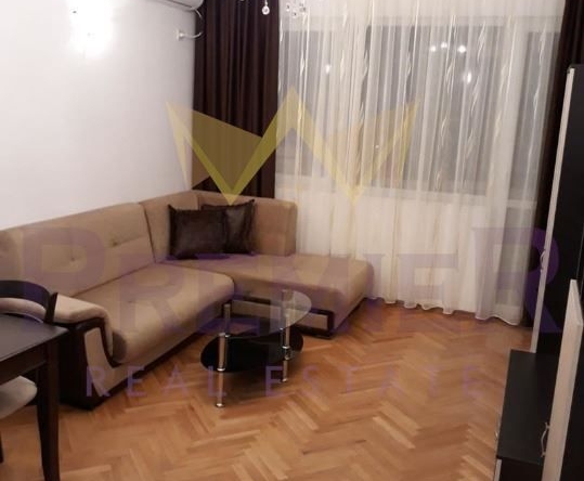 Дава се под наем Тристаен апартамент в Варна, Окръжна болница - 90 кв.м за 688.5 € - Снимка #1