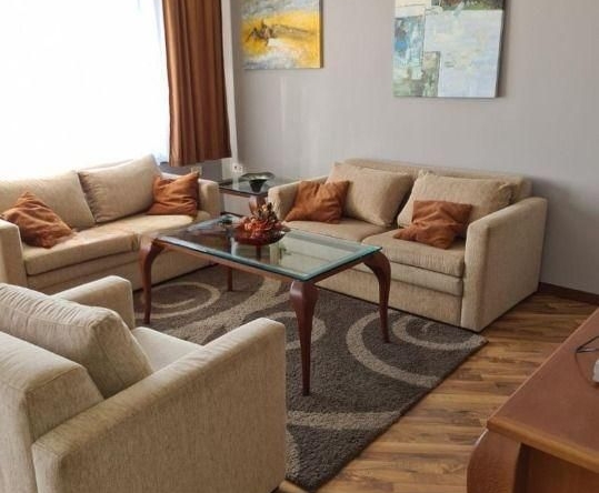 Дава се под наем Тристаен апартамент в Пловдив, Център - 120 кв.м за 700 € - Снимка #1