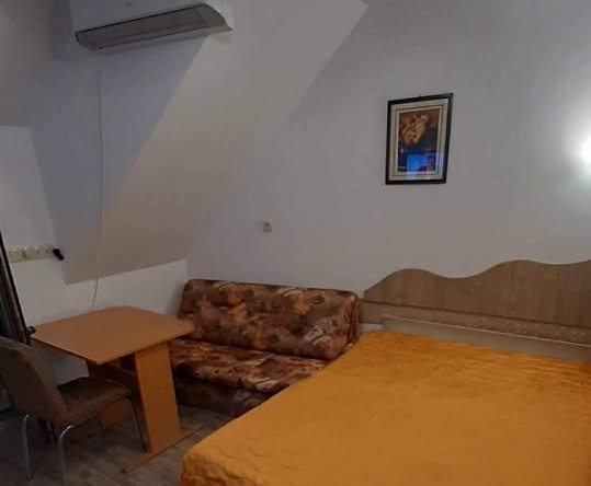 Дава се под наем Едностаен апартамент в Пловдив, Кършияка - 35 кв.м за 200 € - Снимка #1