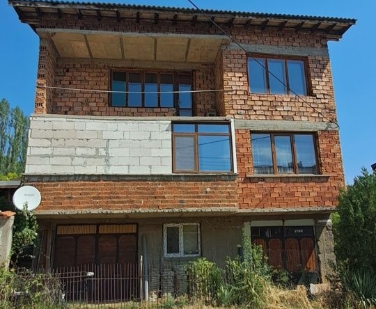 Етаж от къща в Благоевград, Ален мак - 123 кв.м за 366 €/кв.м - Снимка #1