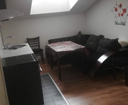 Дава се под наем Ателие в Мездра - 30 кв.м за 178.5 € - Снимка #1