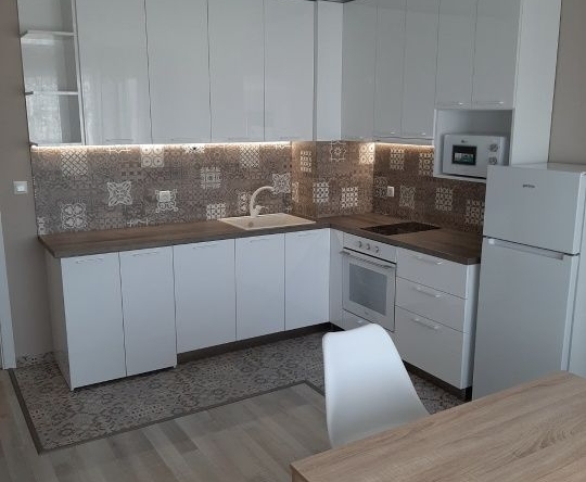 Дава се под наем Двустаен апартамент в Варна, Кайсиева градина - 60 кв.м за 408 € - Снимка #1