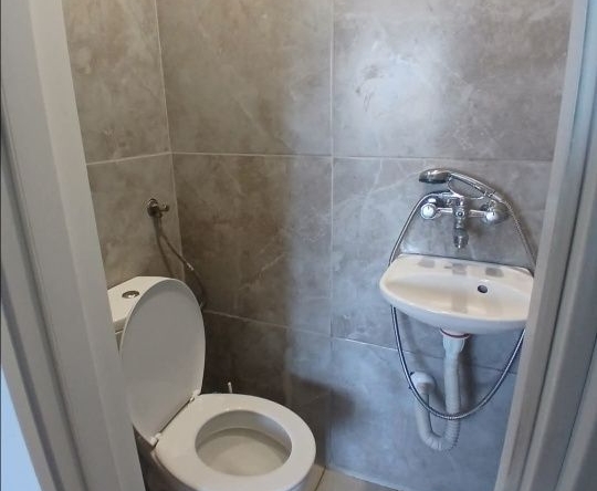 Дава се под наем  в Варна, Младост 1 - 18 кв.м за 178.5 € - Снимка #1