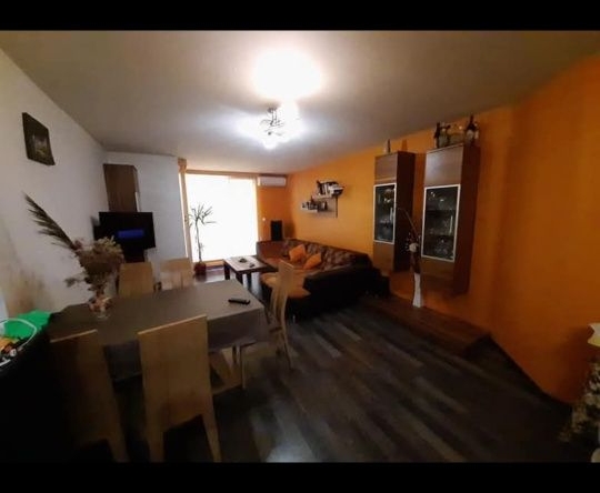 Дава се под наем Двустаен апартамент в София, Павлово - 76 кв.м за 612 € - Снимка #1