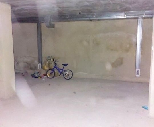 Дава се под наем Гараж / Паркомясто в Варна, Виница - 12 кв.м за 11000 € - Снимка #1