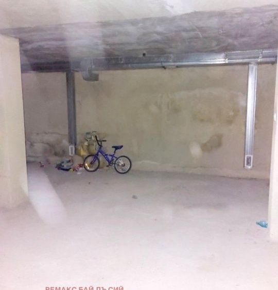 Дава се под наем Гараж / Паркомясто в Варна, Виница - 12 кв.м за 11000 € - Снимка #1