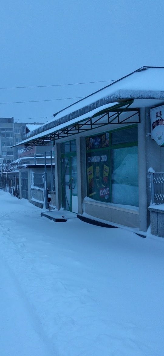 Дава се под наем Магазин в Каварна - 36 кв.м за 204 € - Снимка #1