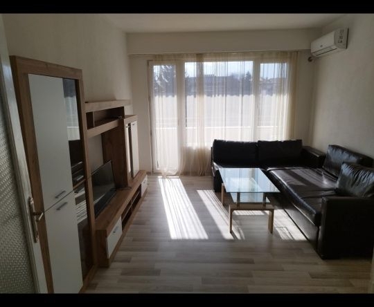 Дава се под наем Четиристаен апартамент в Разлог - 80 кв.м за 280.5 € - Снимка #1